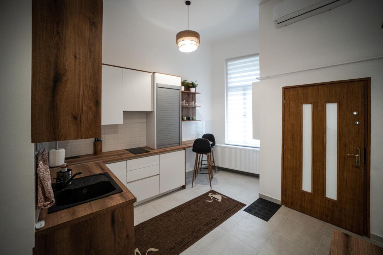 Volenter Lux Apartment Uno Бая Экстерьер фото