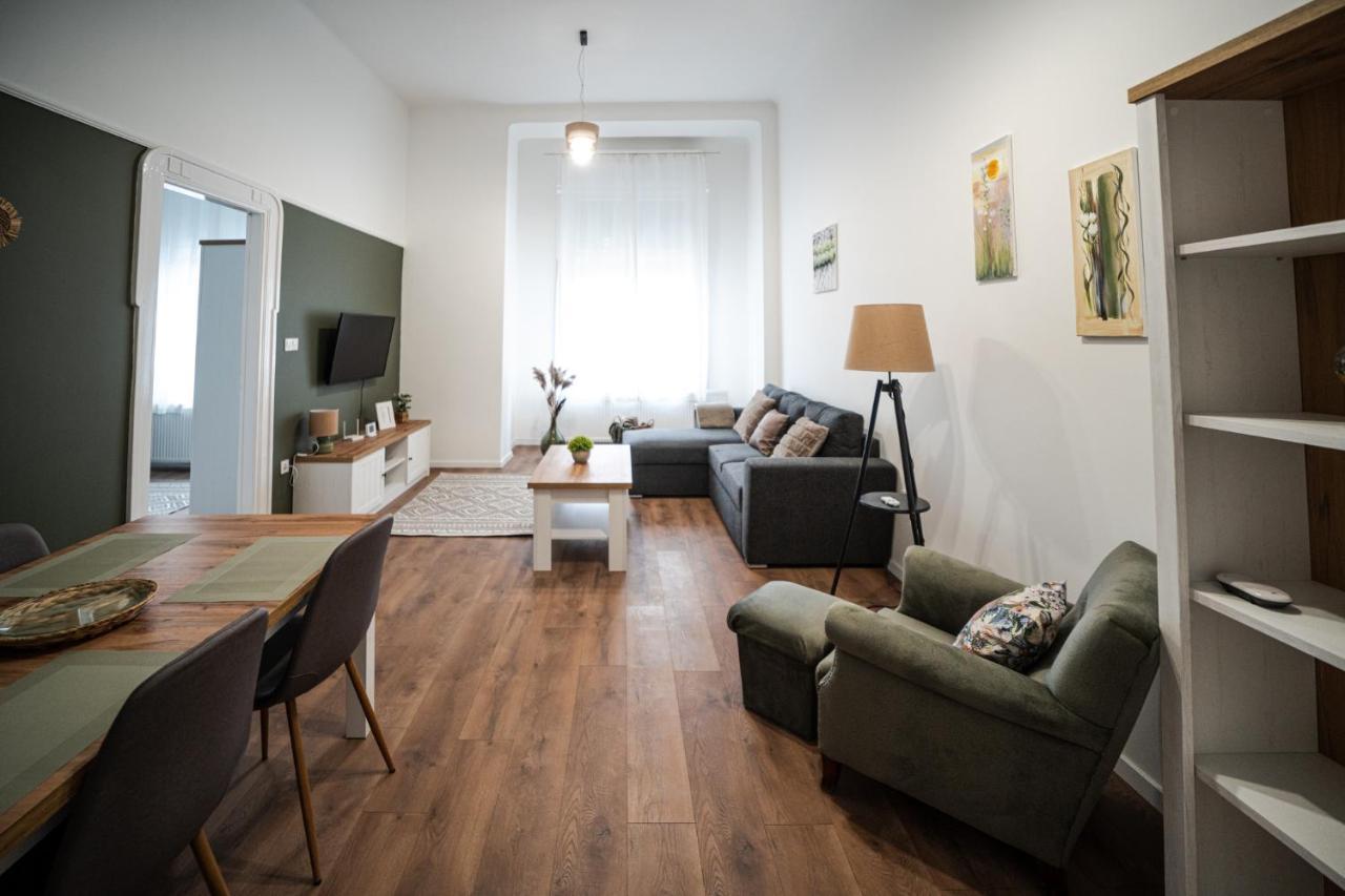 Volenter Lux Apartment Uno Бая Экстерьер фото