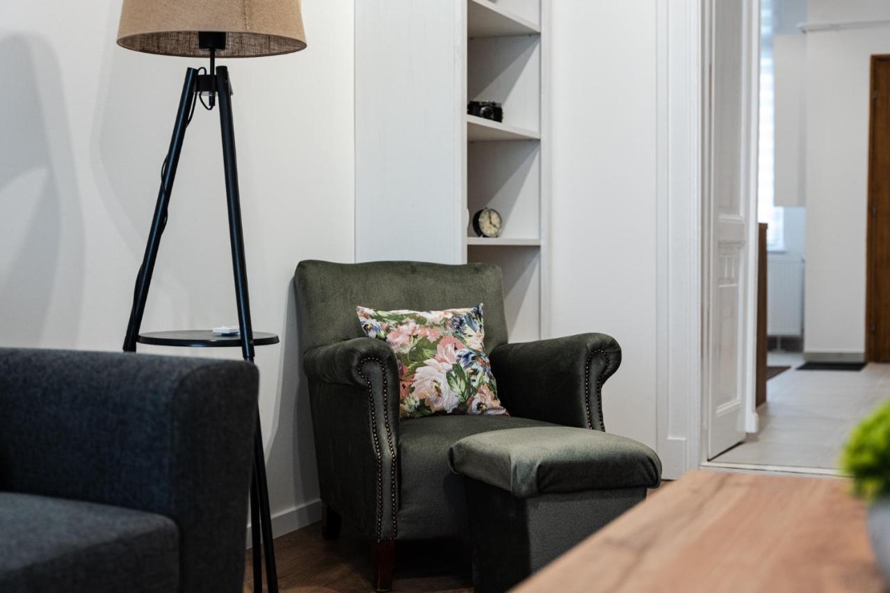 Volenter Lux Apartment Uno Бая Экстерьер фото