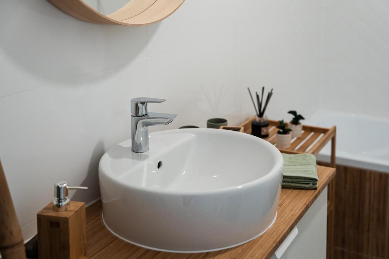 Volenter Lux Apartment Uno Бая Экстерьер фото