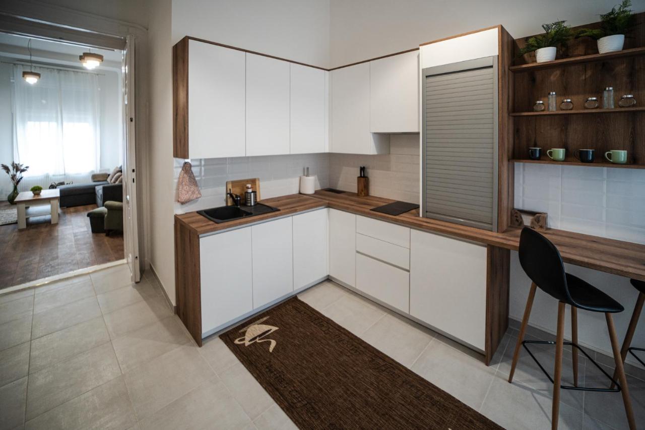 Volenter Lux Apartment Uno Бая Экстерьер фото