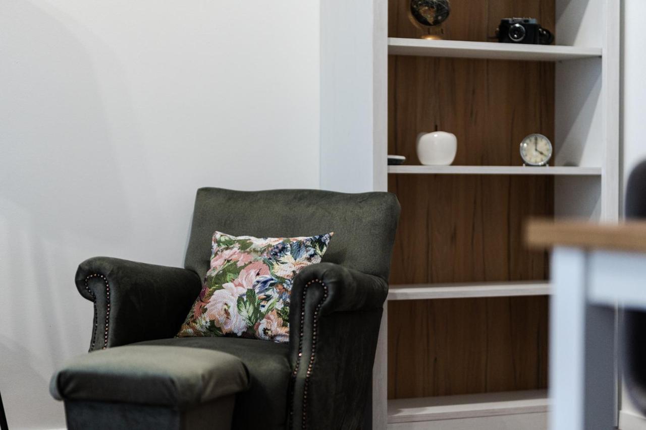 Volenter Lux Apartment Uno Бая Экстерьер фото